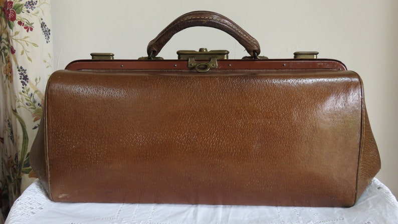 French Leather Doctors Bagluggage bagGladstone bagWeekend bag vintage hand bag1950/'s doctors bagFrench leather bagMargalide
