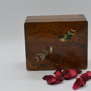 Boîte ancienne en bois/boîte à bijoux peinte à la main/boîte intérieure rembourrée/souvenir antique français en bois/articles cadeaux/boîte à couture/boîte à bijoux/bijoux