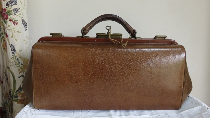 French Leather Doctors Bagluggage bagGladstone bagWeekend bag vintage hand bag1950/'s doctors bagFrench leather bagMargalide