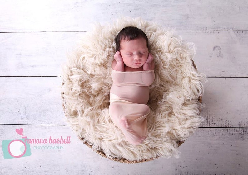 Easy Wrap Newborn photography posing aid Newborn Posing Aid image 2