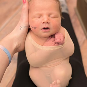 Easy Wrap Newborn photography posing aid Newborn Posing Aid image 1