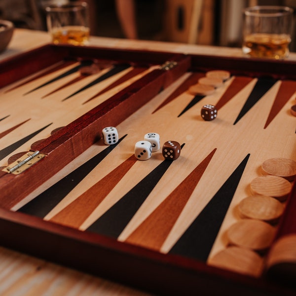 Grote backgammon, houten bord, grote cassette, houten spel, speelbord cadeau voor quarantaine, handgemaakt speelbord, MET LIEFDE