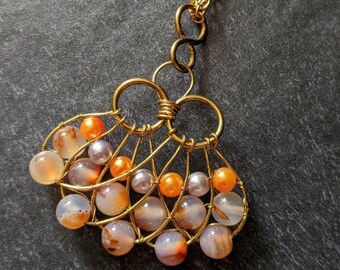 Necklace with salmon agate beads and artificial pearls