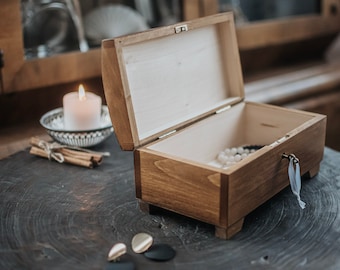 Wooden keepsake box