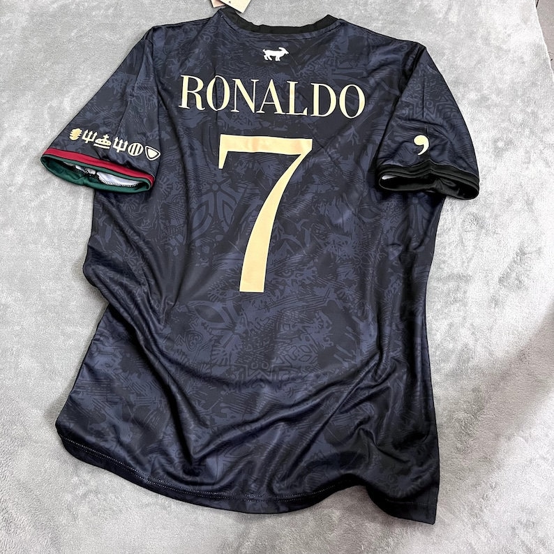 Ronaldo GOAT Portugal Jersey for Fans 2324 Portugal Special Edition