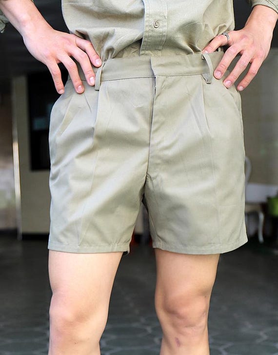 Vintage 1980s Italian Army Beige Chino Military Shorts Pants