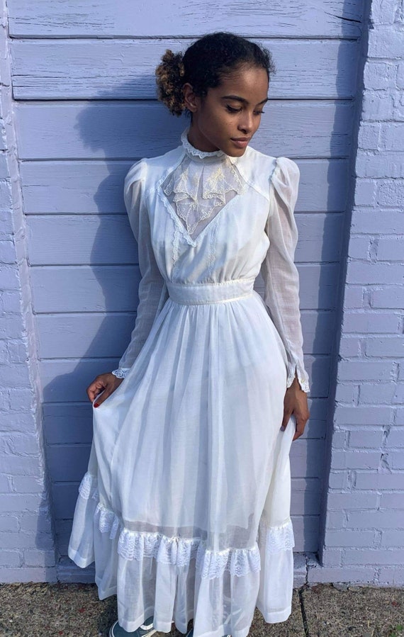 70's Candi Jones prairie dress. Crisp white prairi