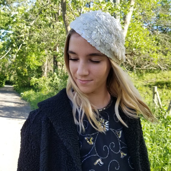 1920's sequined cloche hat/ flapper/ skull cap/ sl