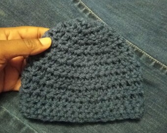 New born beanie navy blue for a baby boy or girl acrylic material