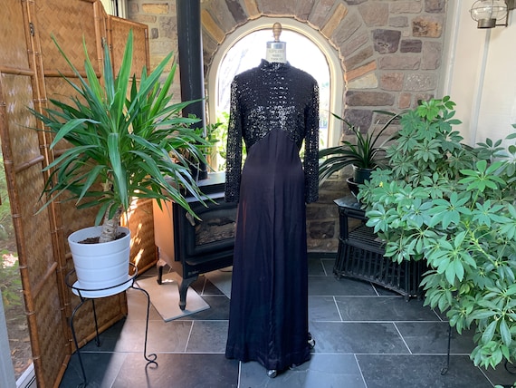 Vintage 1970s Black Satin Sequin Formal Evening Dr