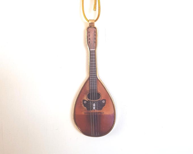 Mandolin decoration