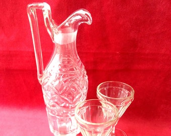 Service à liqueur décanteur en verre avec deux verres à pieds verre taillé beau vintage par SophieLDesign