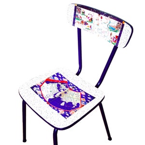 Cadeira de fórmica azul PTOLÉMÉE remodelada com mapa de glitter azul dos séculos XVI e XVII Mapa de Oekoumène por SophieLDesign