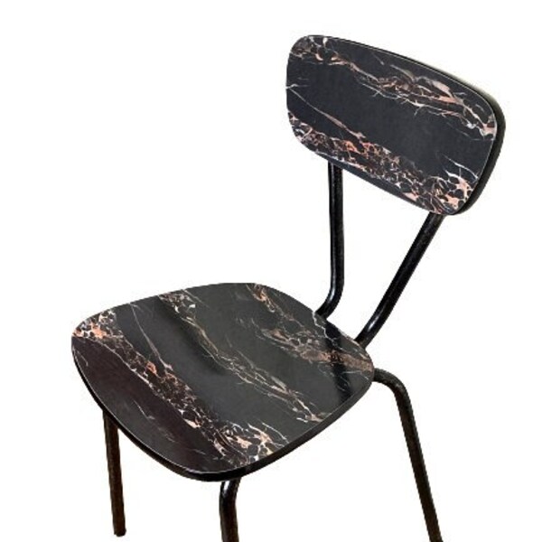 Chaise recyclée QUASAR formica marbrée noire pieds peints légèrement pailletés design SophieLDesign