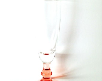 Vase en forme de grande flûte à champagne PINK PARADISE avec pied en verre coloré rose beau vintage par SophieLDesign