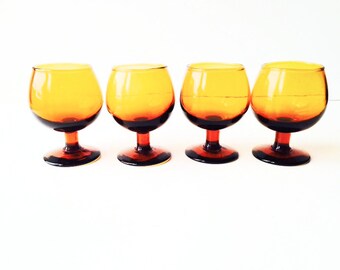 Verres x 4 à liqueur couleur miel petits verres à pied rares vintage par SophieLDesign