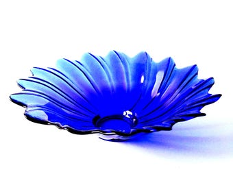 Platter -- Clear Blue glass dish, fruit bowl, vintage by SophieLDesign
