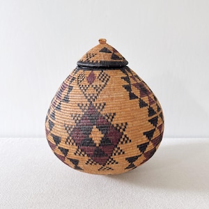 African Zulu Basket // Lidded Palm Basket // Woven in South Africa // A108