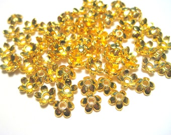 100pcs de capuchons de perles de fleurs plaquées or 6mm (No. GCP1089)