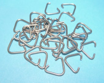 30pcs of Stainless Steel Triangle Jump Rings Bails Pinch Bails Clasps(No. STG979)