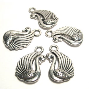 4pcs of Antique Silver Plated Swan Charms Pendants Double Sided(No.Cm040)