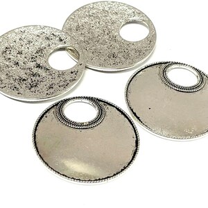 4pcs of Antique Silver Circle Charms Pendants 32mmNo.CM083 image 1