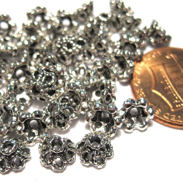 100pcs of Antique Silver Small Filigree Flower Bead Caps 6mmx3.5mm(No. BCP341)