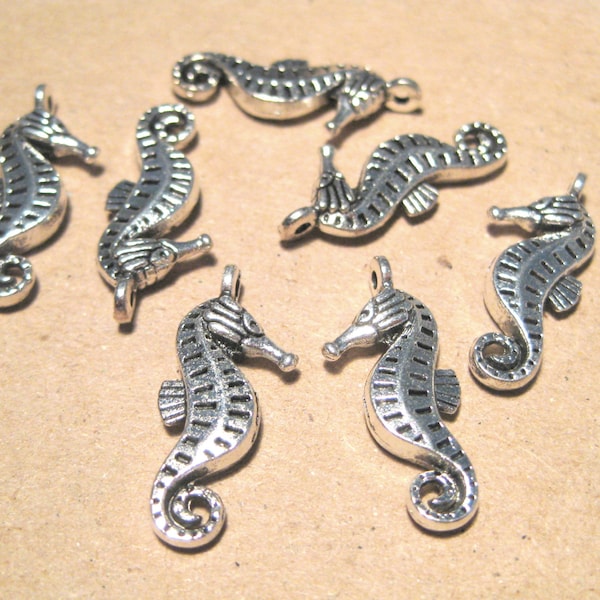 10pcs of Antique Silver Seahorse 3D Charms pendants 22mm(No.CM114)