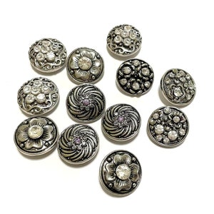 Closeout--12pcs of Round Snap Button Charms With Rhinestones