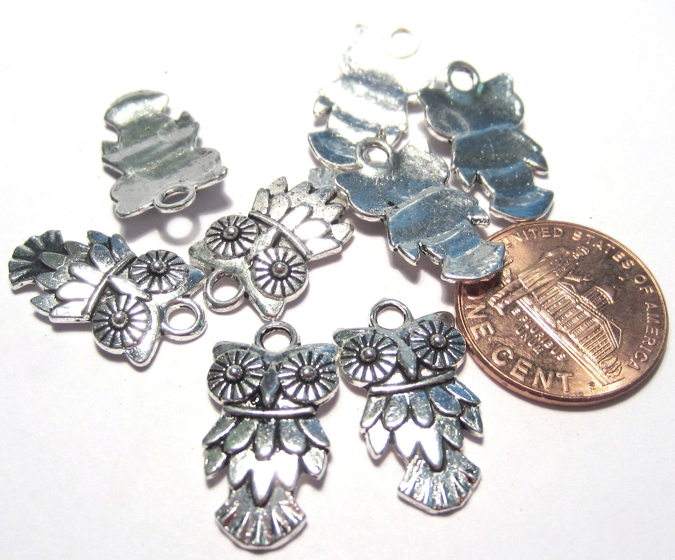 10pcs of Antique Silver Plated Owl Bird Charms Pendants(No.CM110)