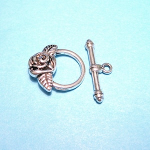 10 Sets of Antique Silver Plated Flower Round Toggle Clasps(No. TGCLS797)