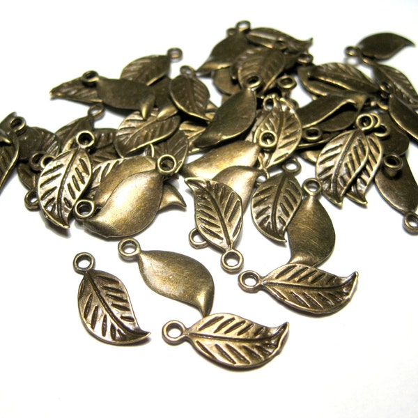 20pcs of Antique Bronze Leaf Charms Pendants Craft supplies(No. BZCM441)