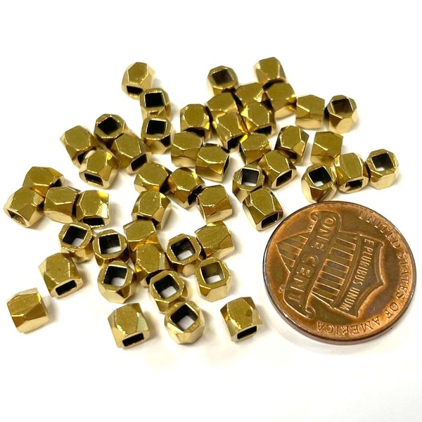 30pcs of Brass Faceted Cube Spacer Beads 4mm(No. BSP1588)