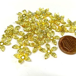 50pcs of Gold Tone Flower Bead Caps(No. GCP1072)