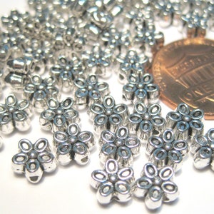 30pcs of Antique Silver Flower Metal Spacer Beads(No.SSPC1266)