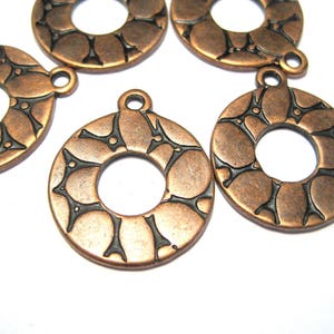 10pcs of Antique Copper Round Charms Pendants 23x19mm(No. CPCM626)