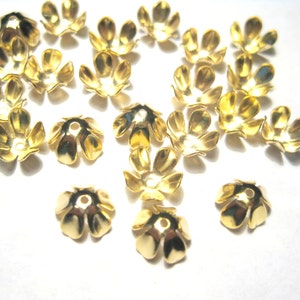 100pcs of Gold Tone Flower Bead Caps 8x4mm(No. GCP1074)