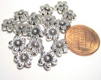 30pcs of Antique Silver Flower Metal Spacer Beads(No.SSPC1274)