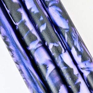 Bad Moon Rising Makers Blank! Galaxy black mixed with violet-purple-twinkling pink to blue color-shift mica, resulting in a stunning blank!