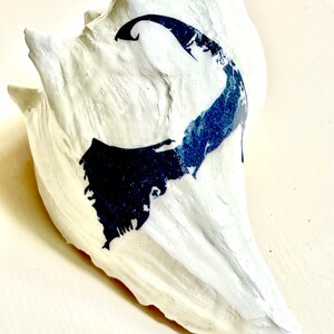 Cape Cod Atlantic Conch ~ Whelk Shell hand decorated by a Fisherman! With Navy Blue design of Cape Cod!