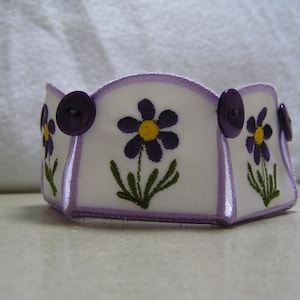 In the hoop thread catcher - Machine embroidery - 3 styles