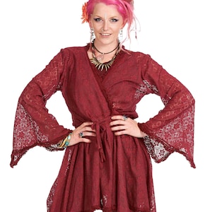 Boho Lace Kimono Wickeljacke in Rot