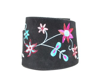 Vintage Black Wide Suede Belt with Floral Embroidered Detail M/L