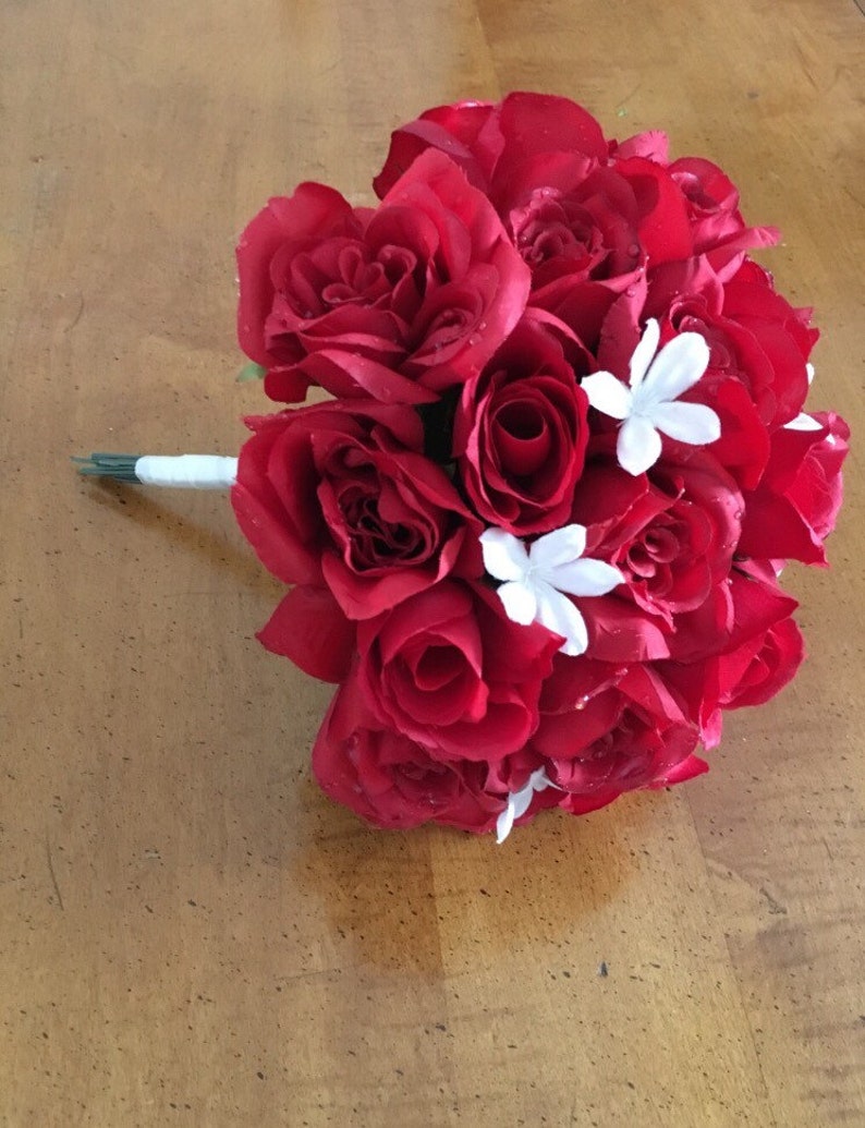 Red rose bouquet with stephanotis /& 2 bridesmaids