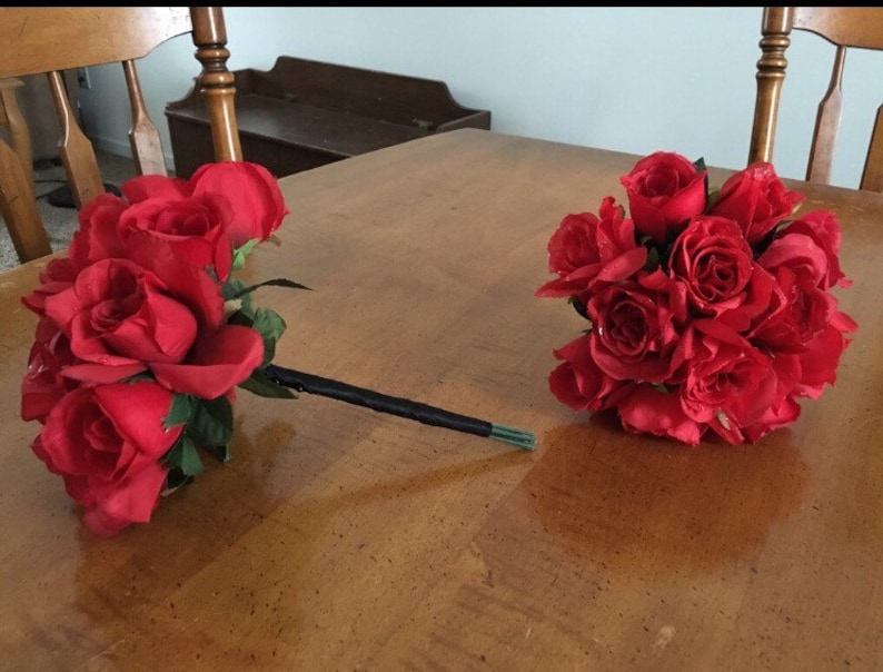 Red rose bouquet with stephanotis /& 2 bridesmaids
