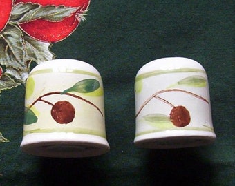 Vintage Ceramic Salt and Pepper Shakers With Stoppers. Excellent Condition
