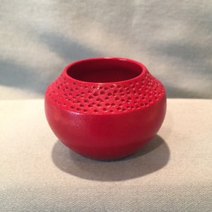 Vintage Miniature Wood Bowl: Hand-Carved Cinnabar Red Dollhouse Decor