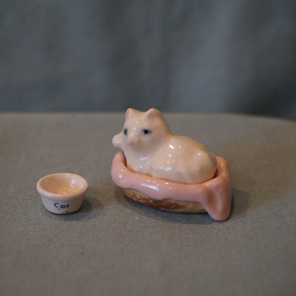 Vintage White Persian Cat Figurine Set. Miniature Kitten with Cat Bed and Dish Collectibles. Ceramic Pink Blanket Basket. Dollhouse Pets