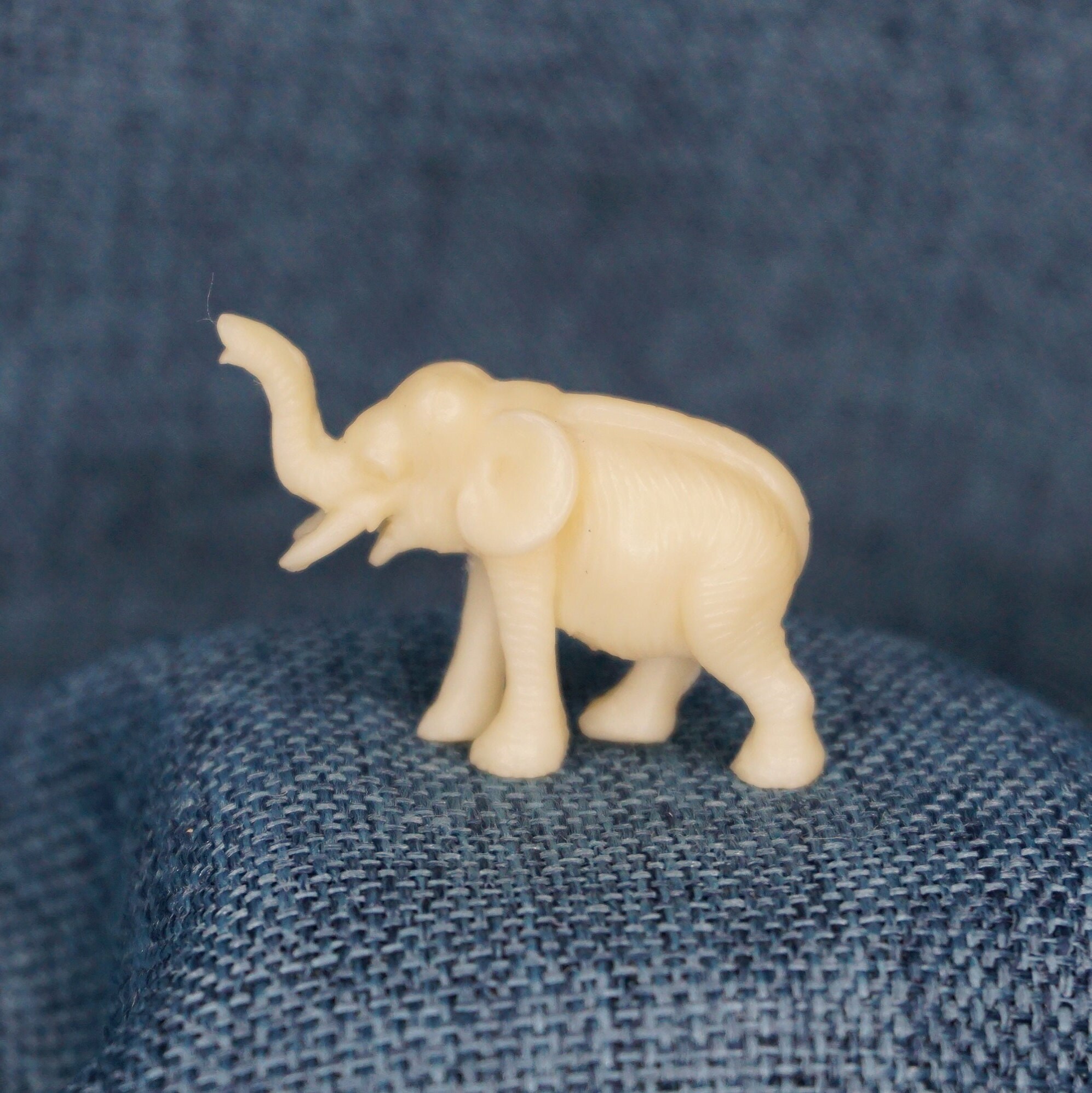 Aydinids 25 Pcs Mini Elephant Resin Miniature Figurines For