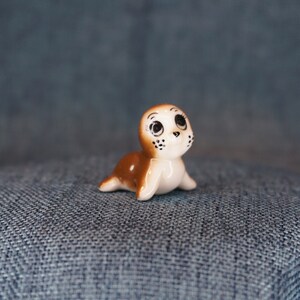 Miniature Bug House Seal Pup Figurine. Tiny Porcelain White and Brown Baby Seal Figure. Winter Fairy Garden, Doll House Diorama Animal Decor
